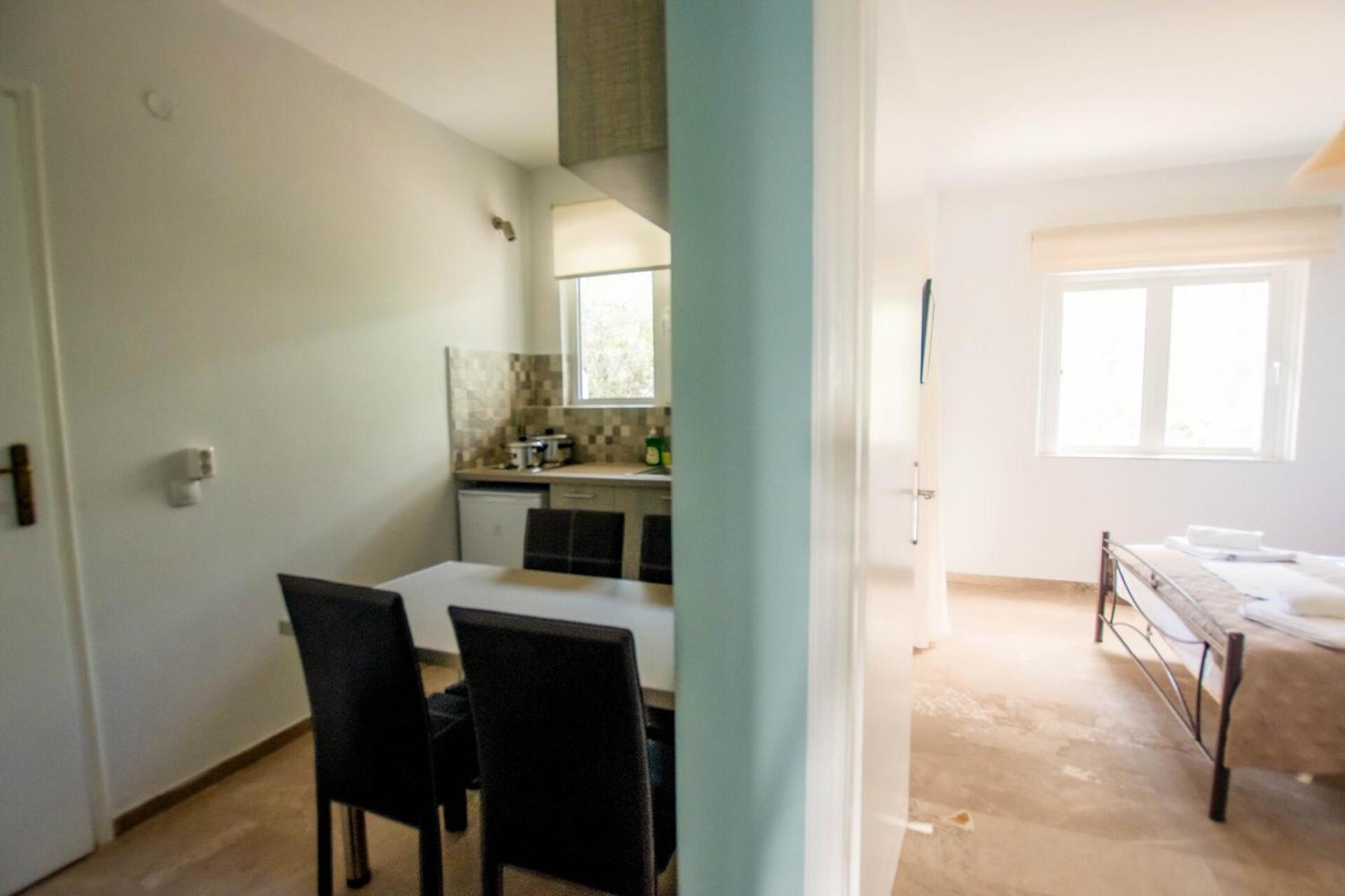 Akrotopi Apartments & Studios Толон Екстериор снимка