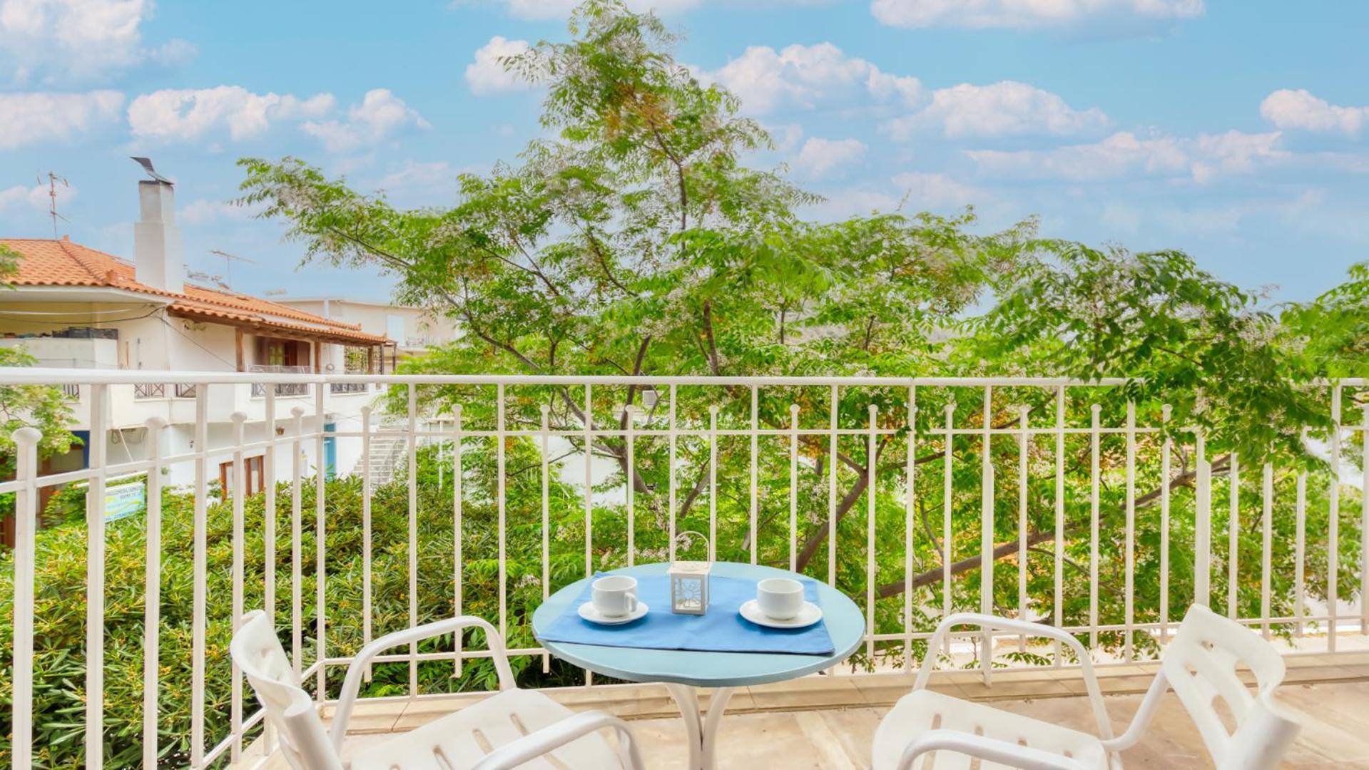 Akrotopi Apartments & Studios Толон Екстериор снимка