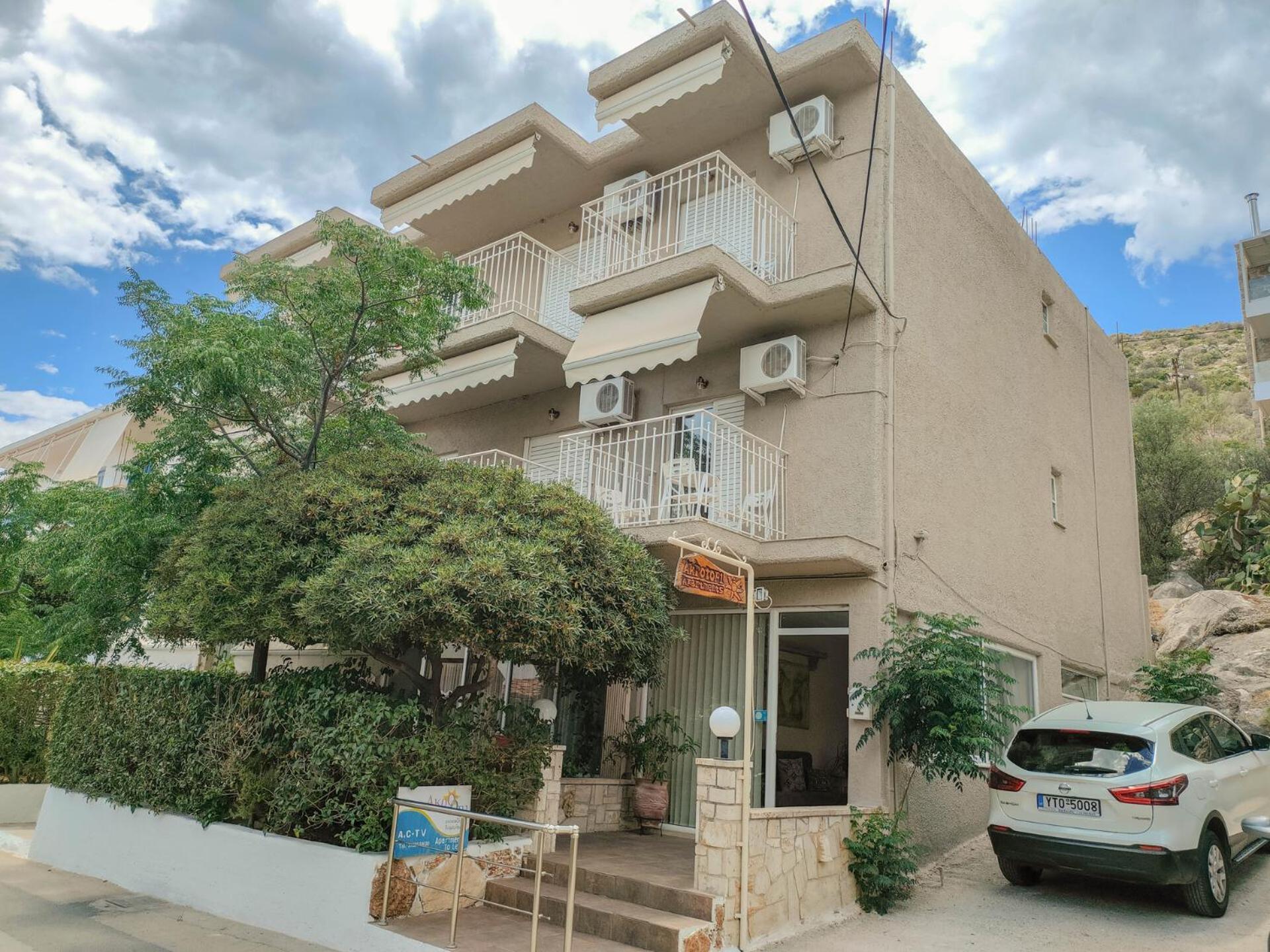 Akrotopi Apartments & Studios Толон Екстериор снимка