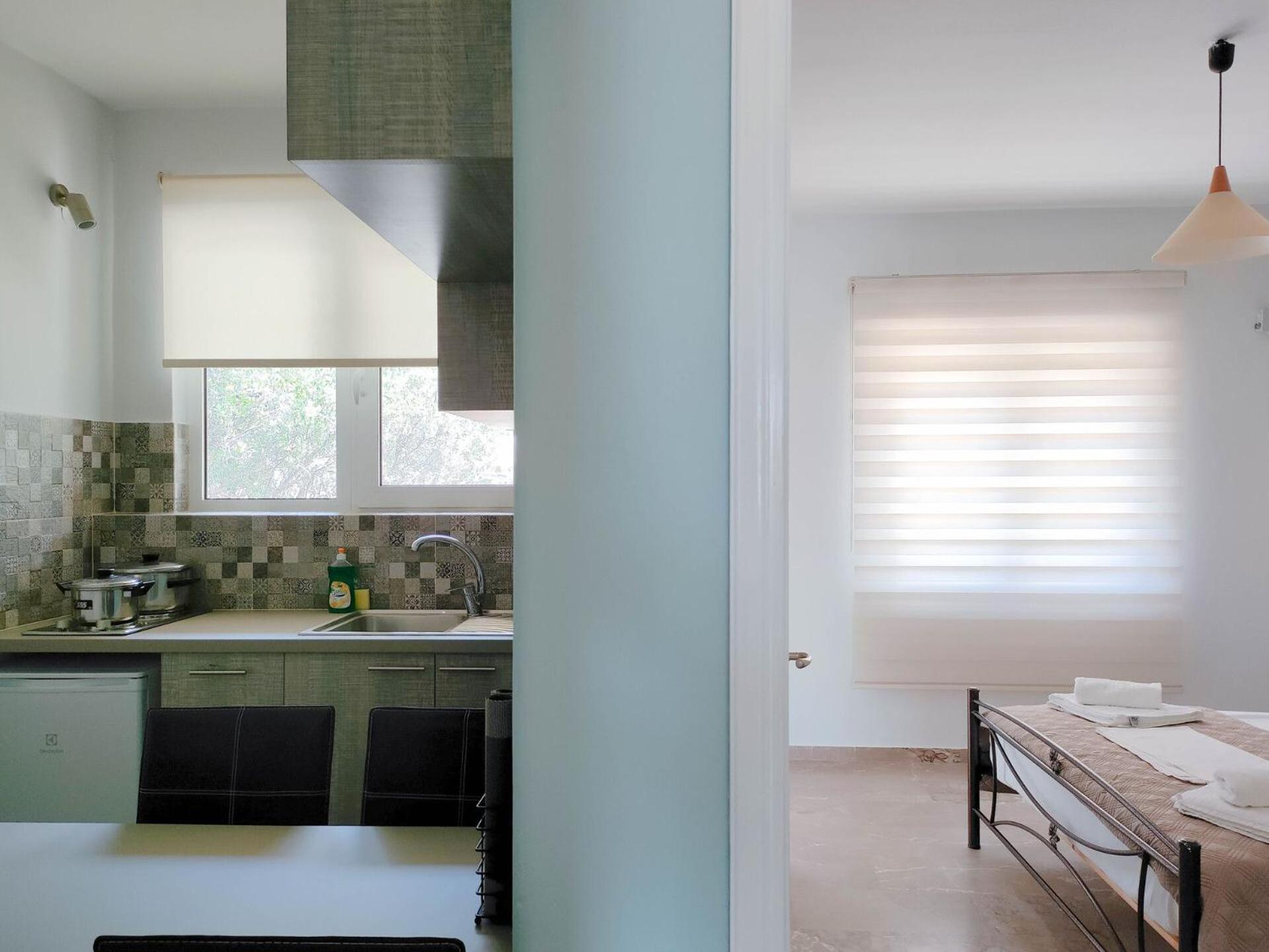 Akrotopi Apartments & Studios Толон Екстериор снимка