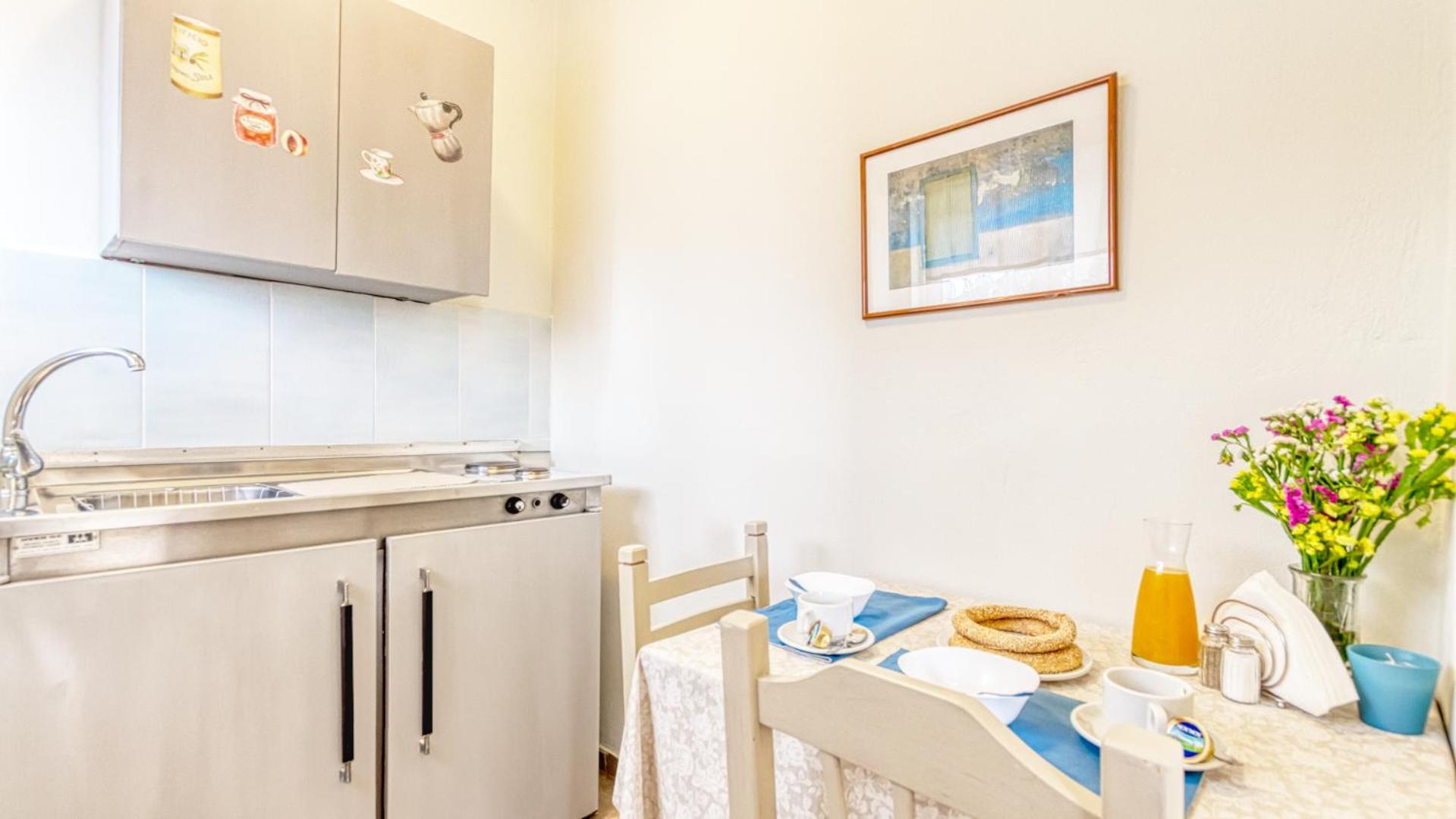 Akrotopi Apartments & Studios Толон Екстериор снимка