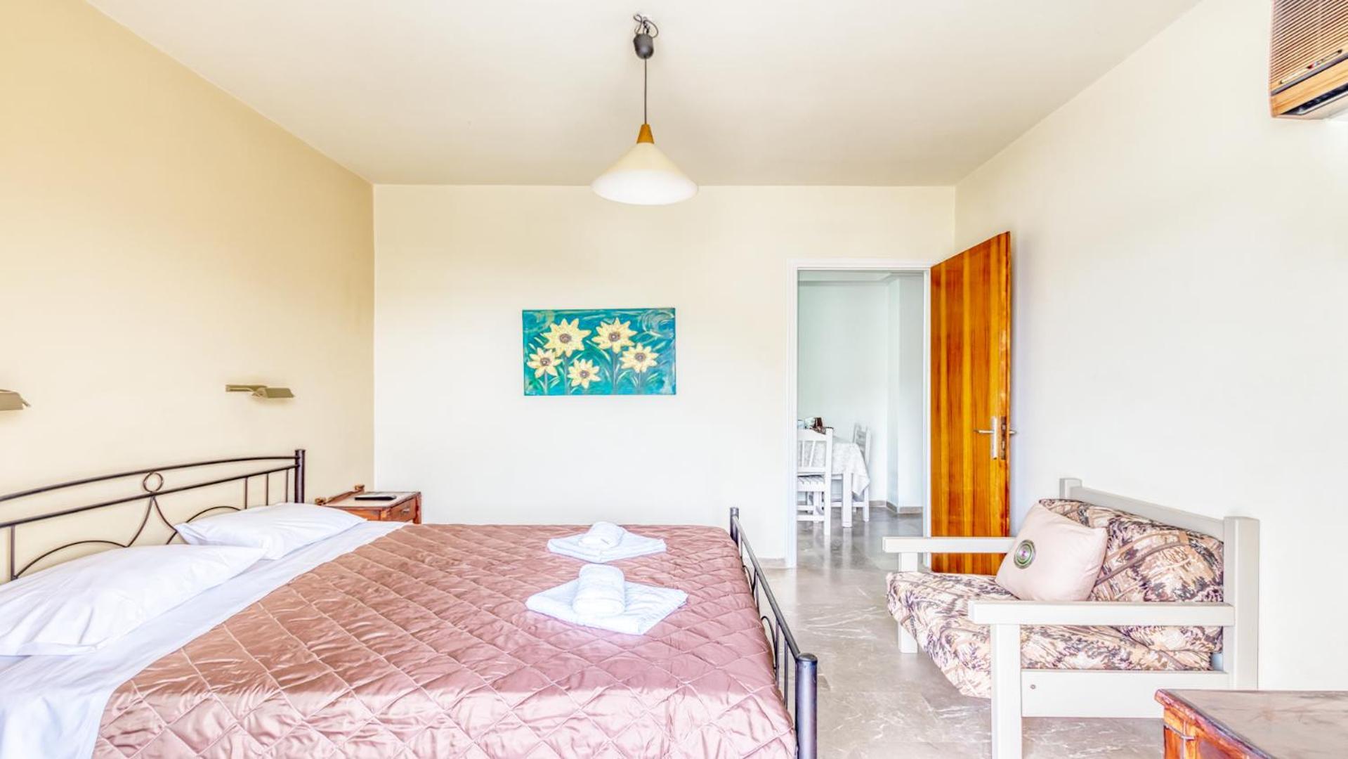 Akrotopi Apartments & Studios Толон Екстериор снимка