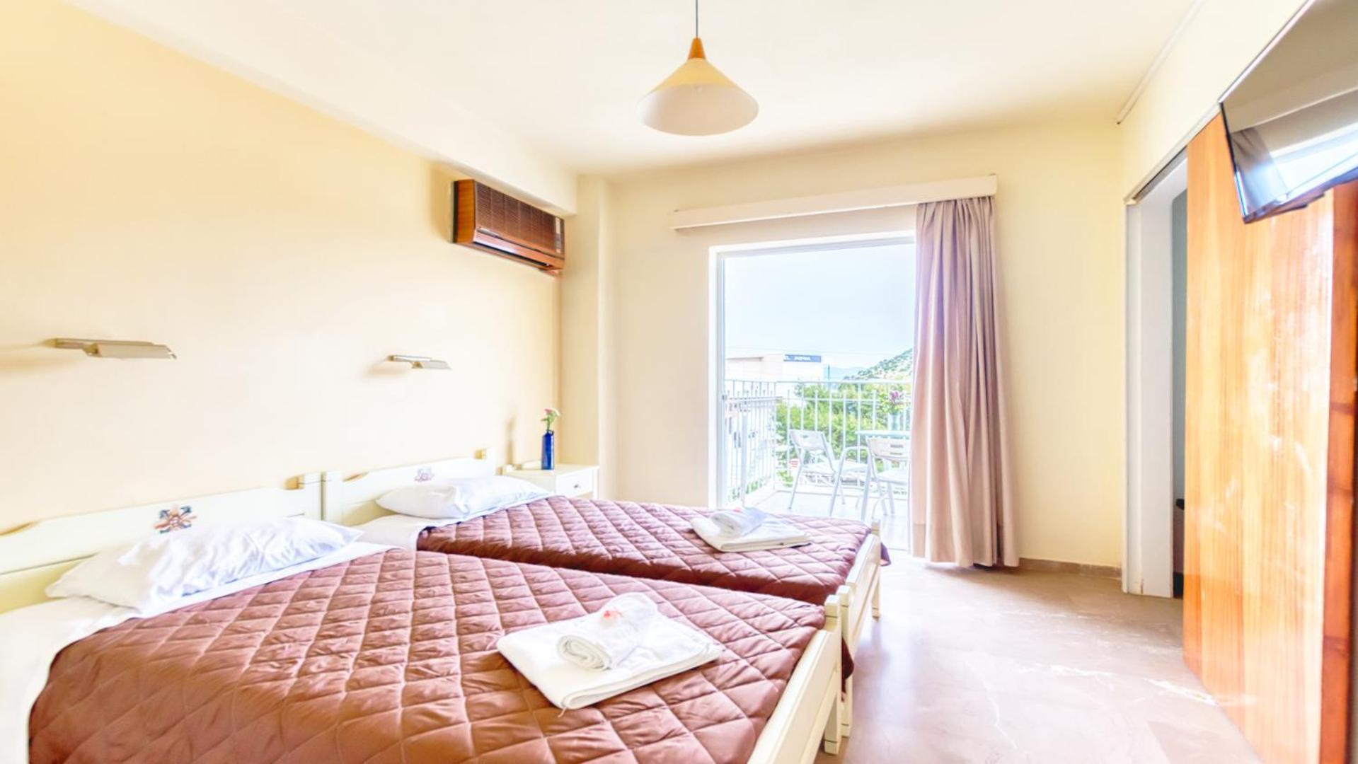 Akrotopi Apartments & Studios Толон Екстериор снимка