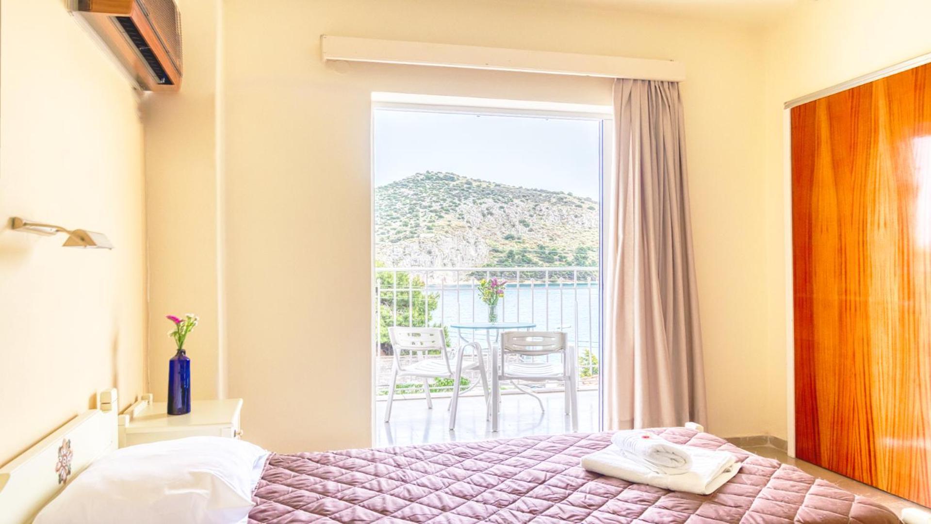 Akrotopi Apartments & Studios Толон Екстериор снимка