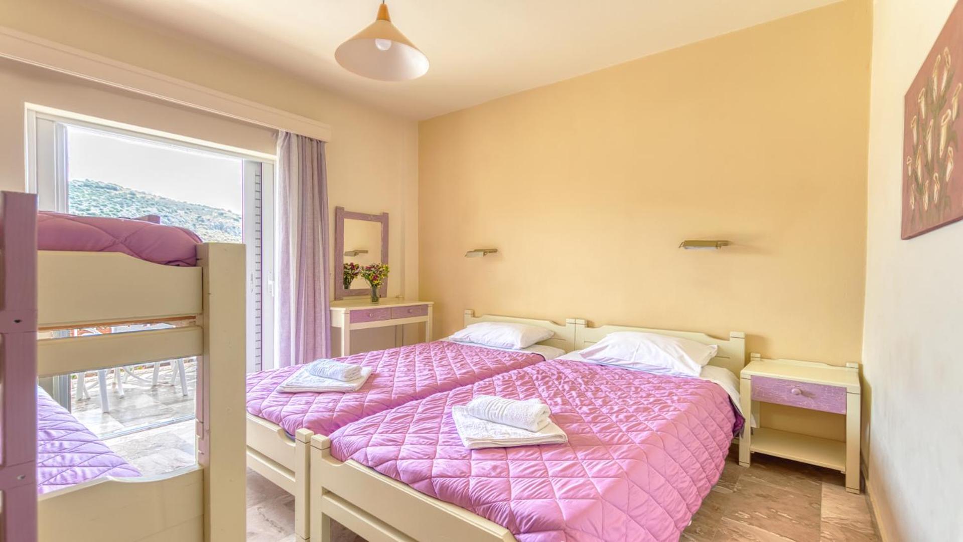 Akrotopi Apartments & Studios Толон Екстериор снимка